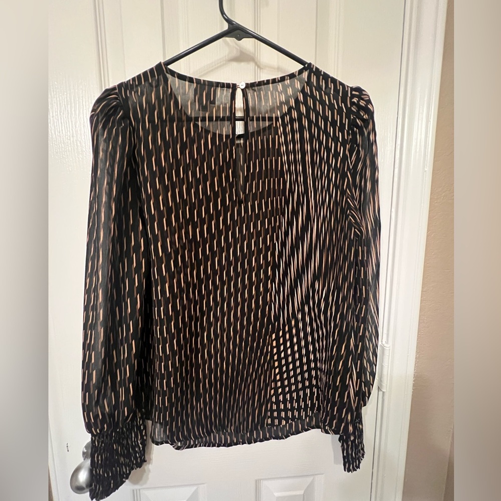 A New Day seize medium sheer black geometric print top